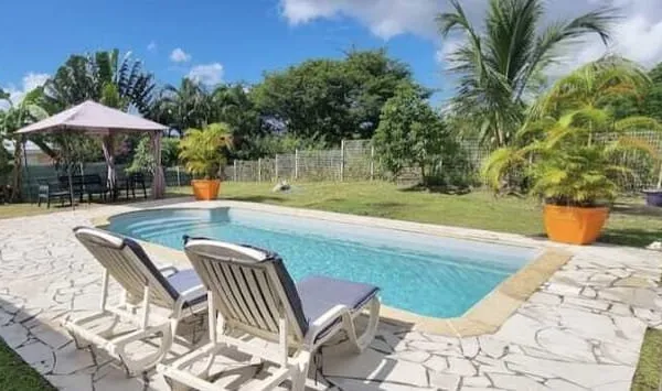 Villa F4 + F2 avec Piscine