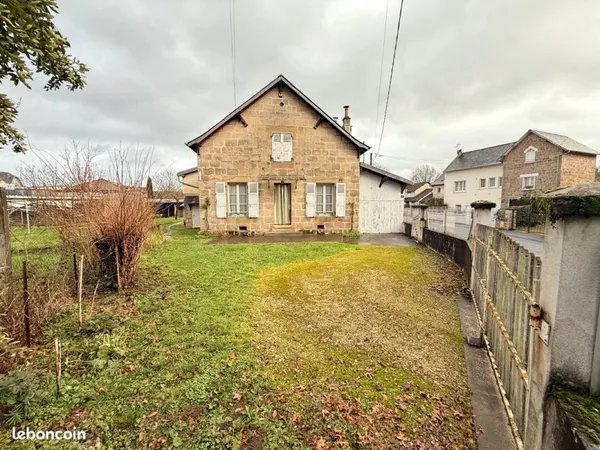 🏡 Maison avec grand terrain À rénover - Dépendances - Quartier Pompidou