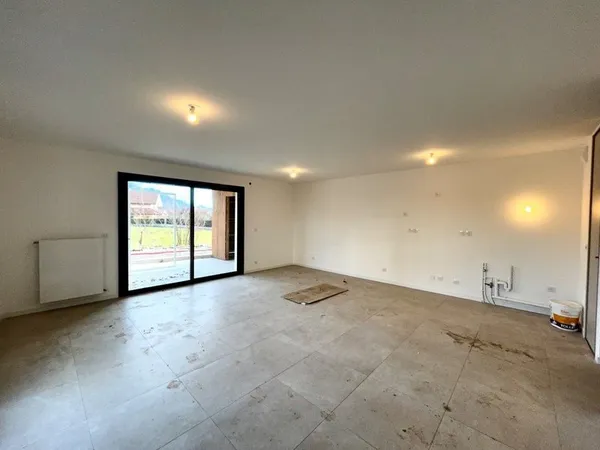 À vendre - Appartement T5 de 105.19 m² en rez-de-jardin à Vétraz-Monthoux (74)