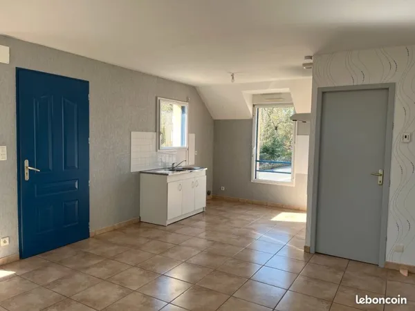 Particulier loue appartement T3 de 63 m² avec cour privative