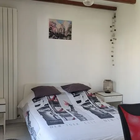 Chambre (1) dans une maison à Villejuif