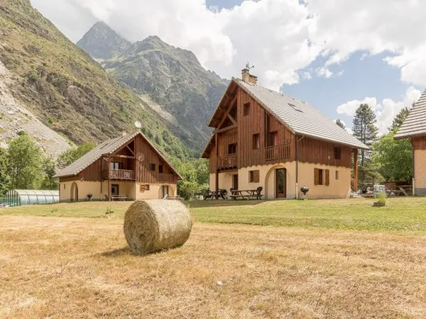 Maison 10 pièces 150 m²