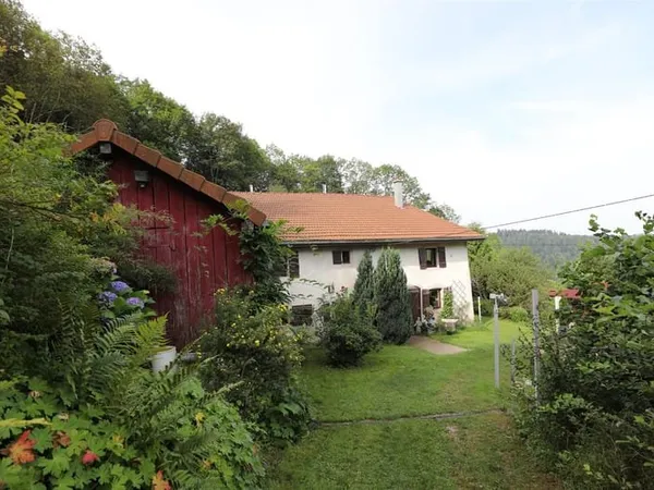 Ferme dans un emplacement panoramique avec 1,7 ha de terrain