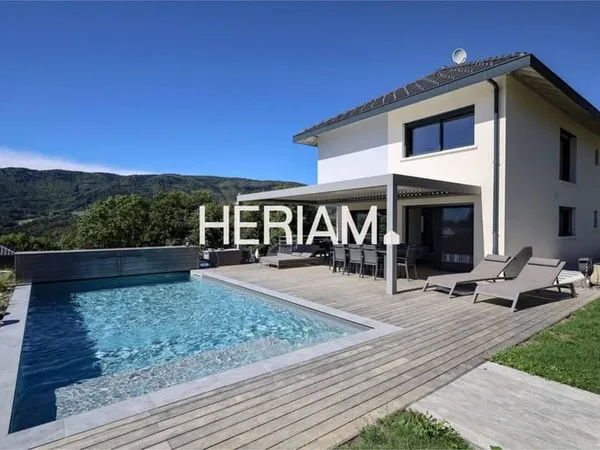 Villa 5 pièces 185 m²