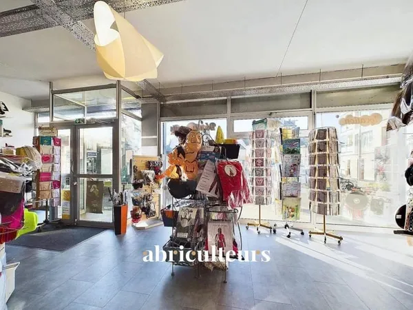 Fonds de commerce - 109 m² - Idéal activité événementielle à Chartres