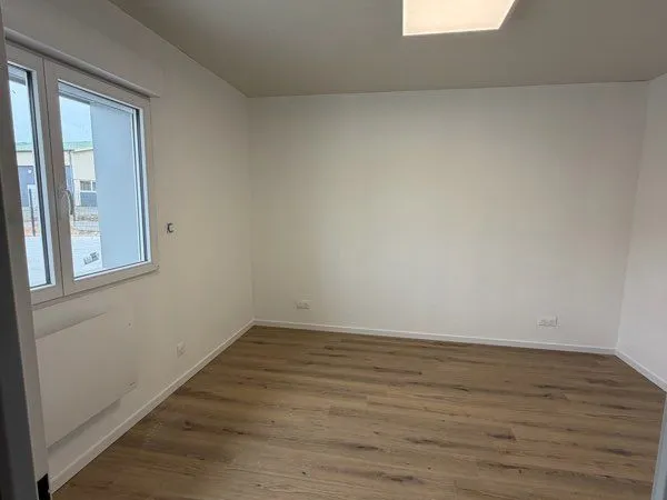 Local d’activité et entrepôt Location Augny  150m² 1500€