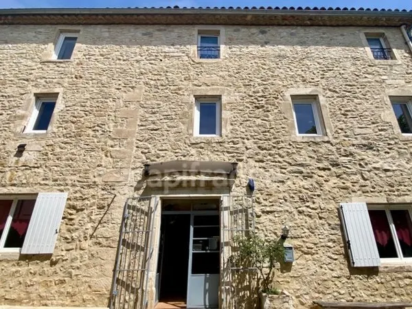 Grande maison de caractère 220m2 en pierre à Vagnas (07), à proximité de Vallon-Pont-d'Arc