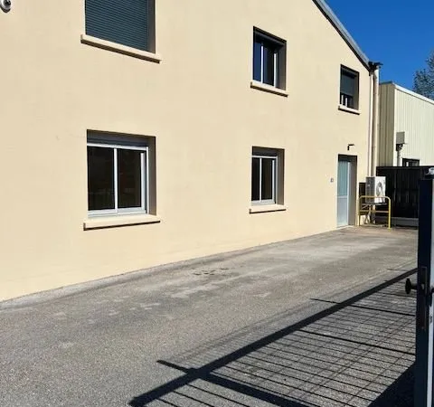 LOCAL PROFESSIONNEL 62 m²