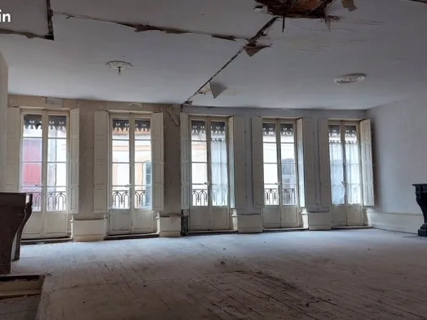 🏛️ À vendre - Appartement 90 m² à rénover - Immeuble de caractère - Autun centre