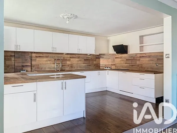 Maison 6 pièces 213 m²
