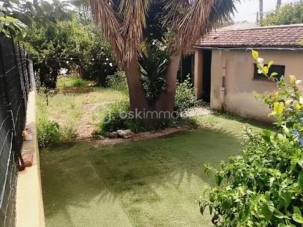 BAS DE VILLA T3 + JARDIN + ANNEXES