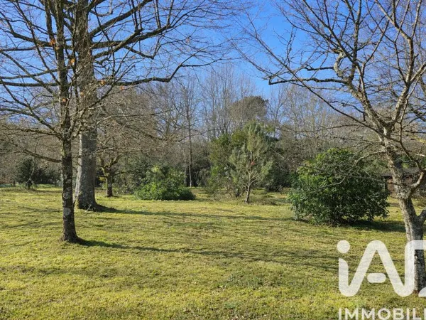Terrain 1932 m²