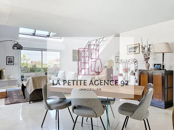 Duplex d'exception aux prestations haut de gamme: 142 m² avec terrasse