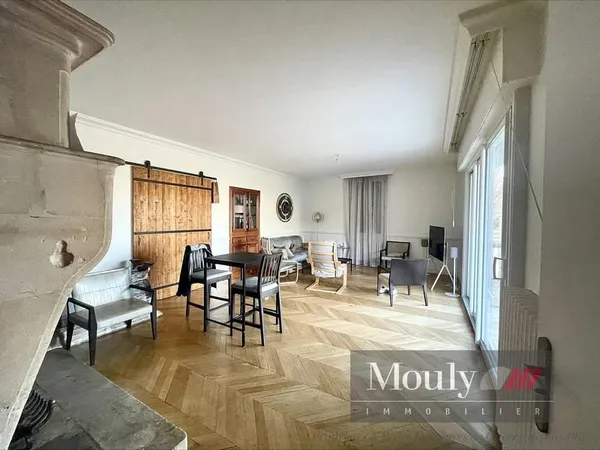Appartement Spacieux En Duplex Avec Une Belle Vue Sur Le Lot