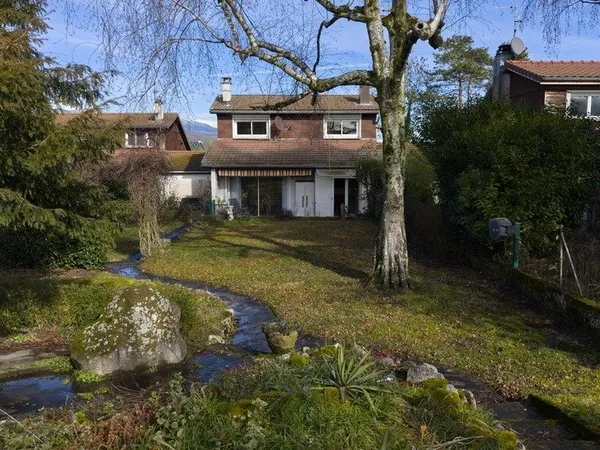 Maison à rénover - 5 pièces VERSONNEX (01) sur terrain de 700 m²