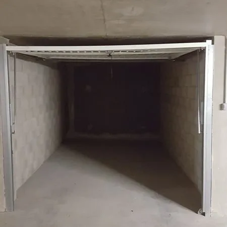Vente garage box fermé parking Lyon 9