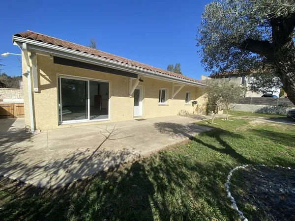 Proche ANNONAY, coquette maison de plain-pied de 103m2 sur 970m2 de terrain