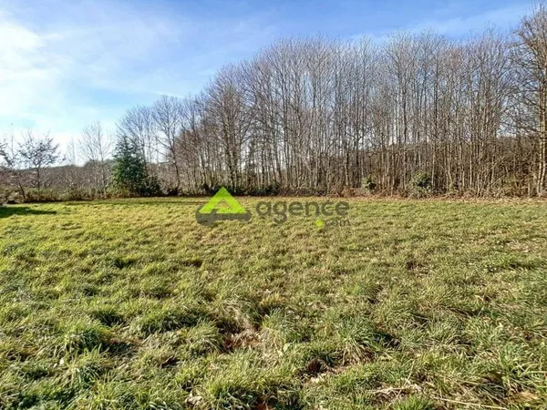 Terrain constructible 1100 m²