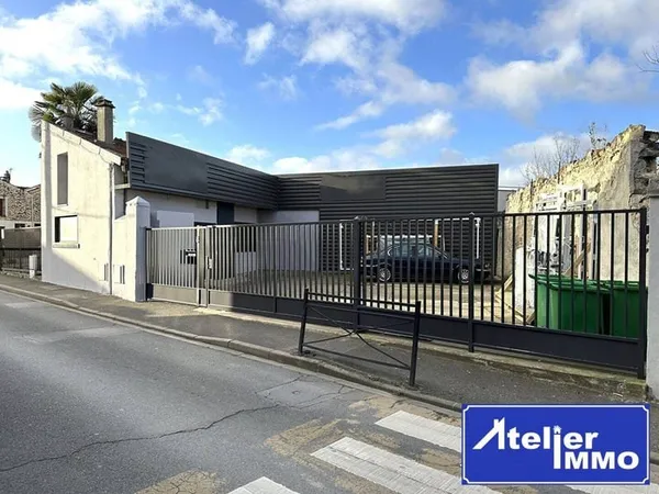 Entrepôt 468 m²