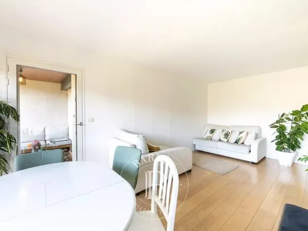 Le Chesnay / Place de la Loi - magnifique appartement 109 m² - Parfait état - 4 chambres - un parkin