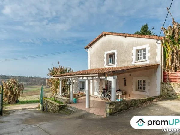 Maison 7 pièces 256 m²