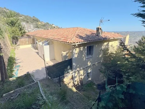 Villa jumelée avec garage à Grasse