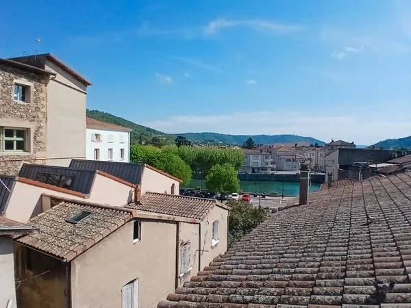 Duplex t3 refait à neuf Saint Vallier centre
