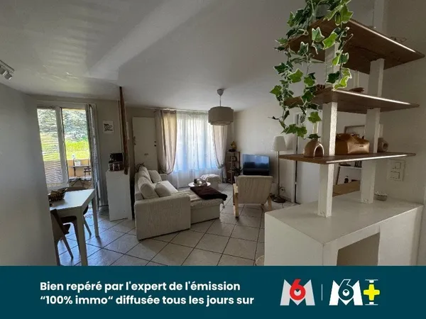 Charmant T3 rénové de 55 m² Lumineux 3ème étage avec ascenseur Deux Balcons