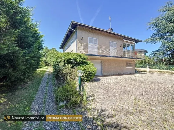 Maison 140 m2 avec dépendance, deux garages sur un terrain de 530 m2 Charly (69390