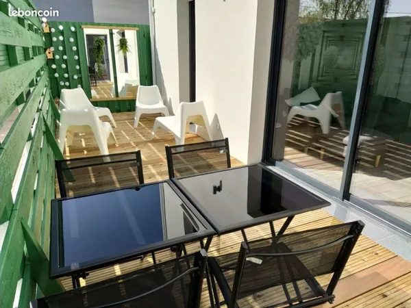 CONFORT et ESPACE proche des commodités pour cette chambre dans une maison en colocation