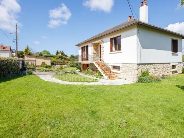 AUX PORTES DE HONFLEUR - Maison individuelle sur sous sol - 81 m2 - 2 chambres - Terrain 812 m2