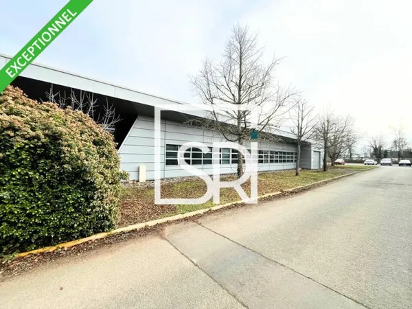 Local professionnel 750 m²