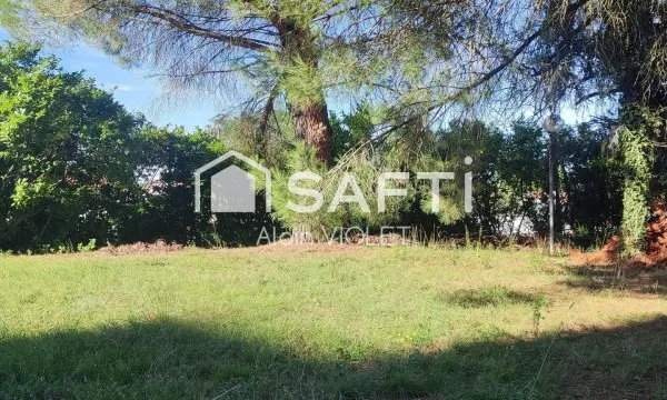 Terrain 1500 m²