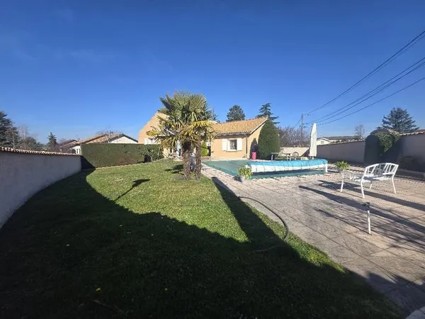Villa familiale de 115 m2 hab.+ annexes sur Terrain de 980 m