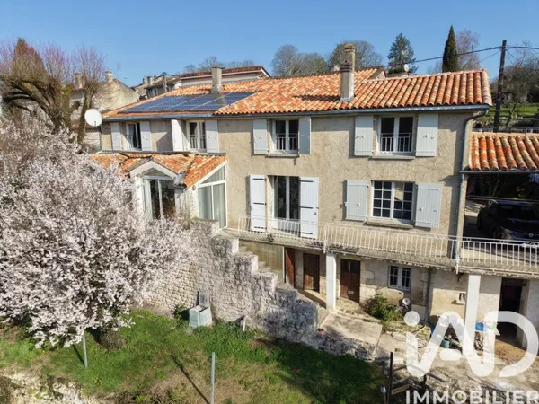 Maison 9 pièces 223 m²