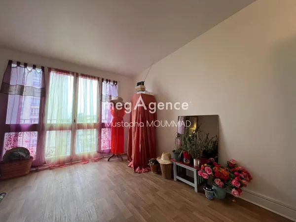 APPARTEMENT F2 CAVE ET PARKING À MANTES LA JOLIE