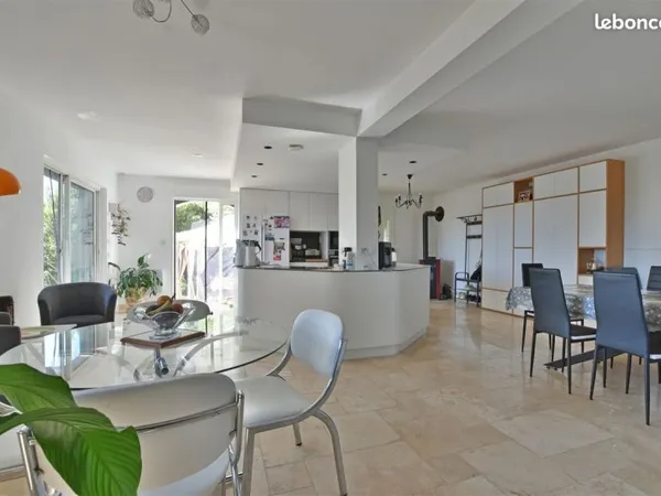 Villa 7 pièces 148 m²