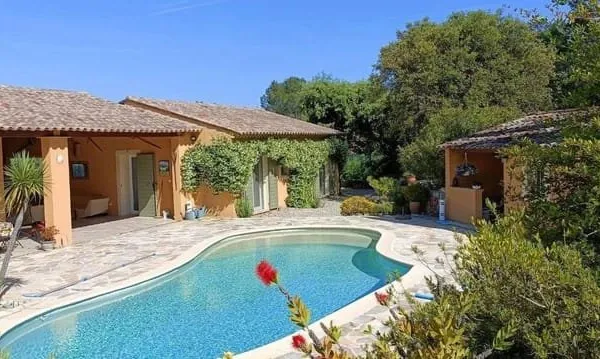 Maison de plain-pied 7 pièces 220 m²