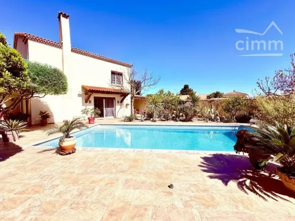 MAGNIFIQUE MAISON T6 DE 171 M² SUR 520 M² DE TERRAIN AVEC PISCINE