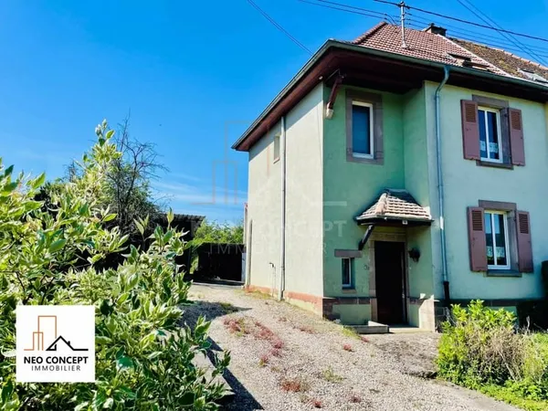 Maison mitoyenne de type 4/5 pièces de 102,41 m² Carrez sur 6 ares et 81 centiares de terrain à PREU
