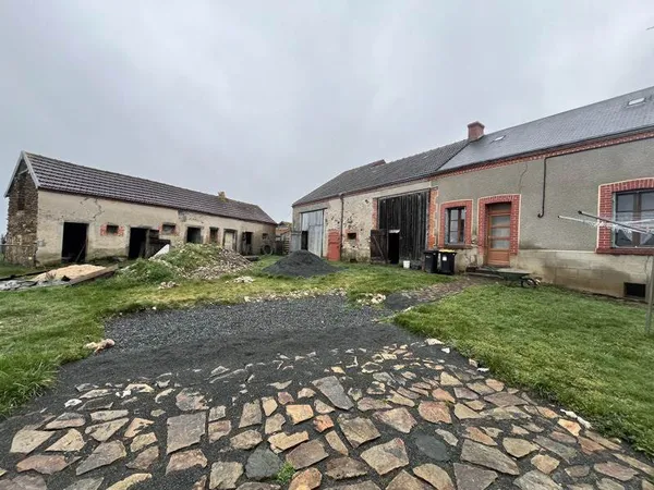 Maison en pierre de 3 pièces principales