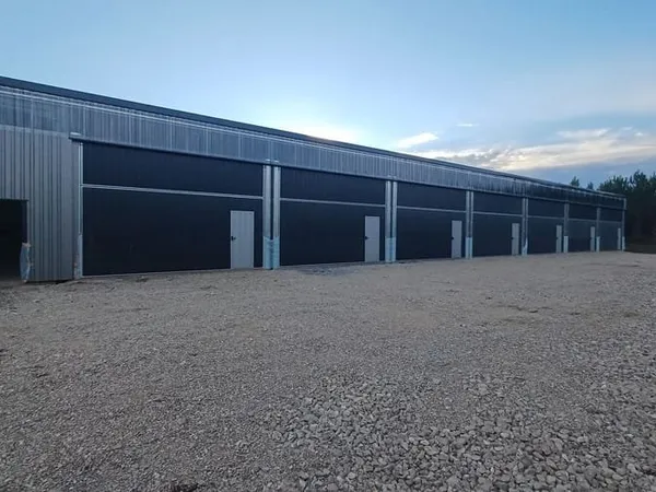 Local d'activité 144 m²