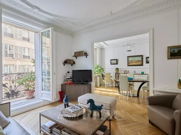 Paris 7 - Élégant appartement haussmannien au coeur du Gros Caillou