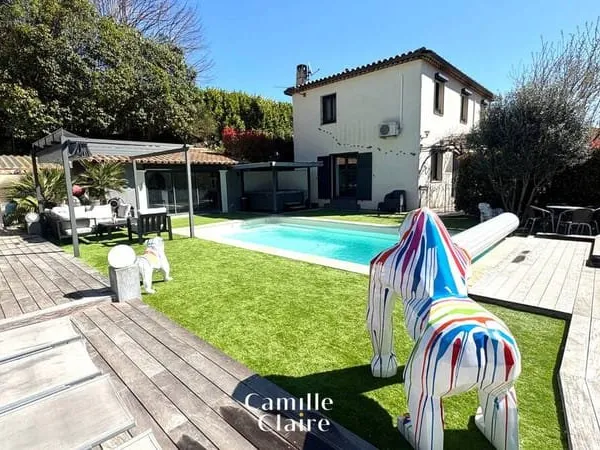 Maison 'Bastide' T4/5 avec piscine et terrain à Peypin.