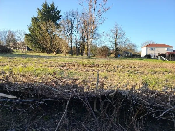 Beau terrain de 3236 m² Chatellerault