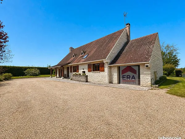 Maison 8 pièces 240 m²