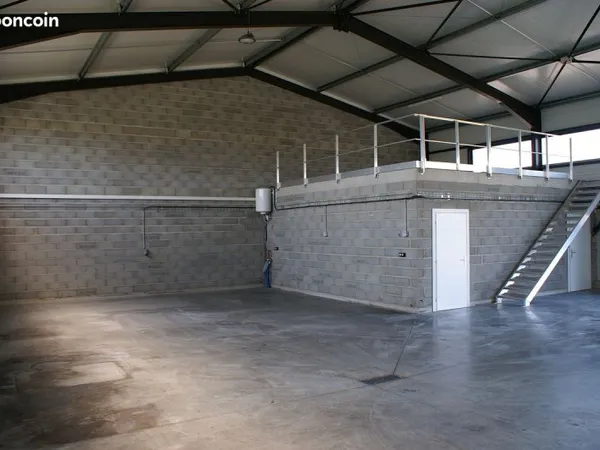 Local industriel (entrepôt, atelier, stockage, hangar, bureau)