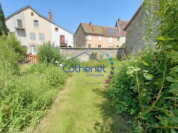 Maison avec jardin et commodités proches
