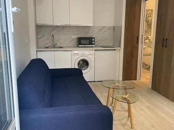 Studio meublé avec terrasse Paris 17e Monceau - refait à neuf
