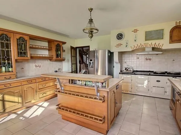 Maison 7 pièces 471 m²